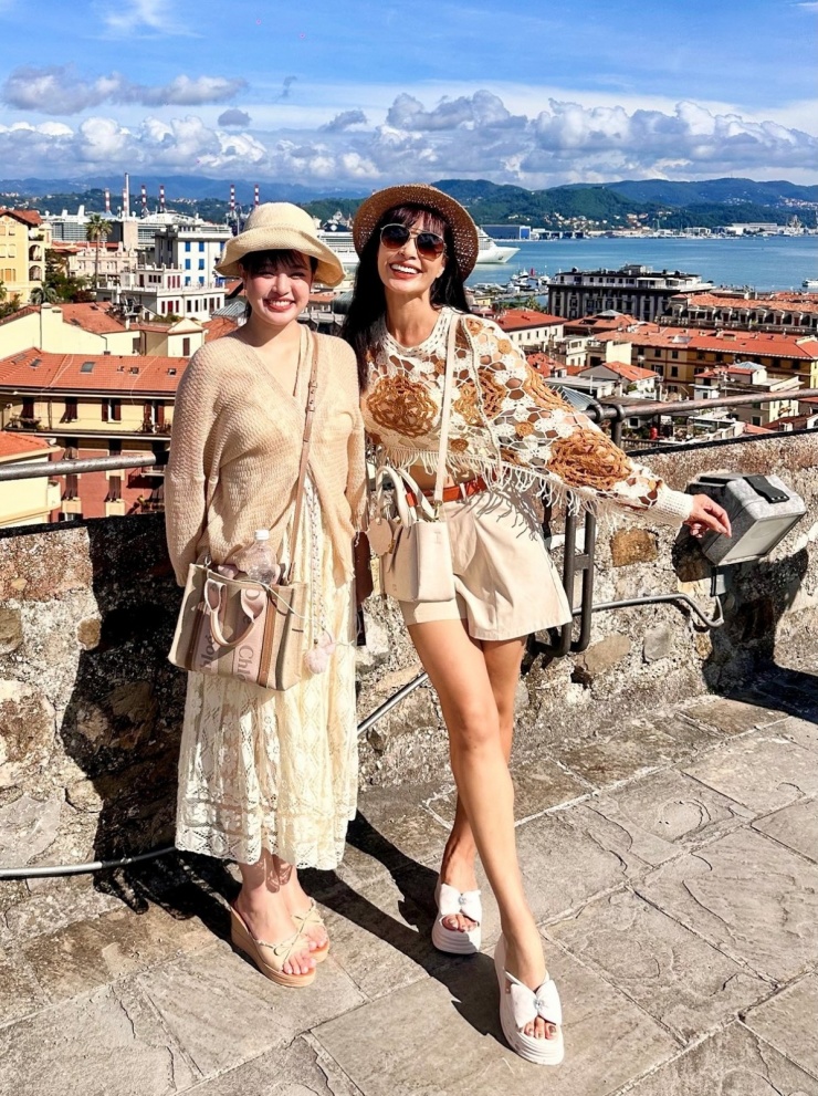 Váy áo giúp Thúy Hạnh tôn dáng - 1