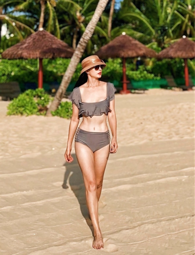 Váy áo giúp Thúy Hạnh tôn dáng - 3