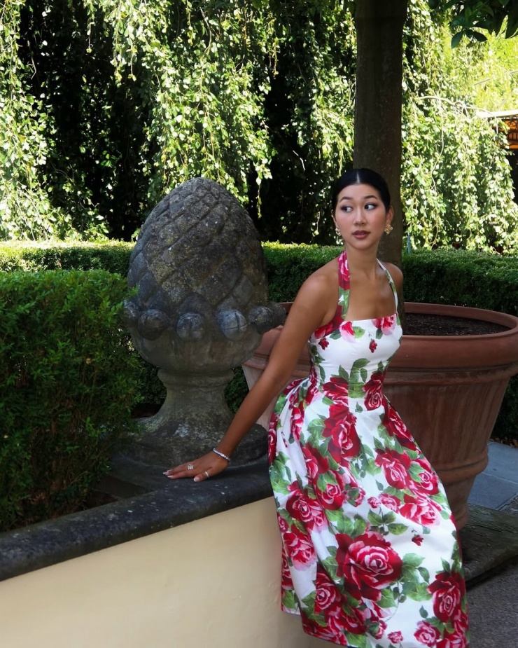 Hot girl 22 tuổi gây sốt mạng xã hội với 'nghề con nhà giàu' - 4