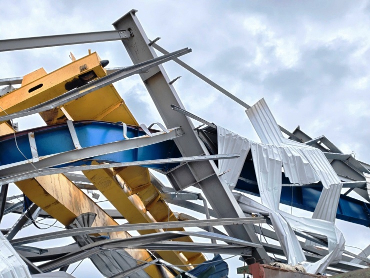 Ước tính thiệt hại lên đến cả chục tỷ đồng.