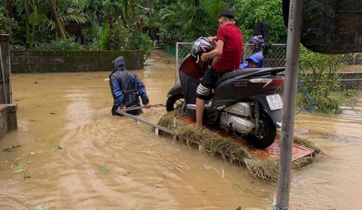 Bão Bualoi gây ngập lụt diện rộng ở Thanh Hoá đến Hà Tĩnh và khu vực vùng núi Bắc Bộ.