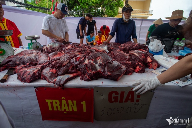 Trâu trận 1 thua trận được bán giá 3 triệu đồng/kg.