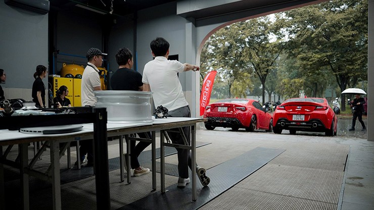 Cường Đôla bổ sung Subaru BRZ số sàn vào bộ sưu tập xe - 3