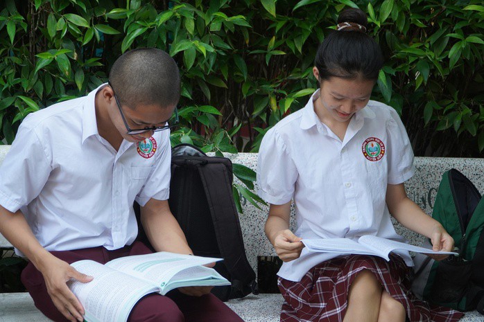 Trường học ở TP HCM chuẩn bị sẵn sàng phương án học trực tuyến, kế hoạch tạm hoãn lịch học trong những ngày mưa bão diễn biến phức tạp (nếu có)