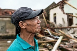 Tin tức trong ngày - Giông lốc kinh hoàng ở Ninh Bình khiến 9 người chết: Nhân chứng kể phút sinh tử