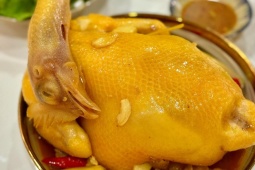 Ẩm thực - Mưa gió làm món cơm gà vàng óng, vạn người mê