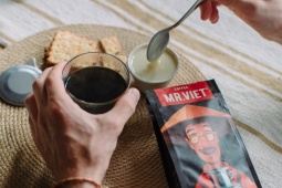 Từ xuất khẩu nguyên liệu đến xây dựng thương hiệu: Cách thực phẩm Việt chinh...