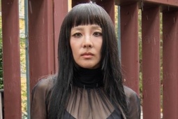 Dara (2NE1) xuống sắc vì kiểu trang điểm u ám