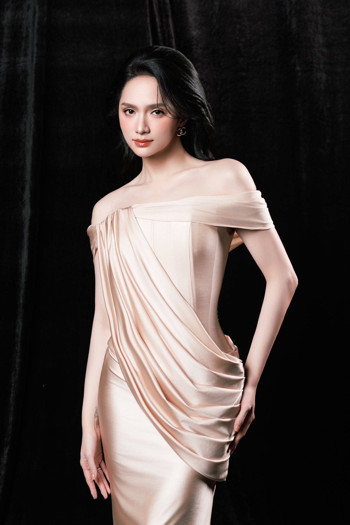 Hoa hậu Hương Giang được dự đoán giành vương miện Miss Universe 2025 - 5