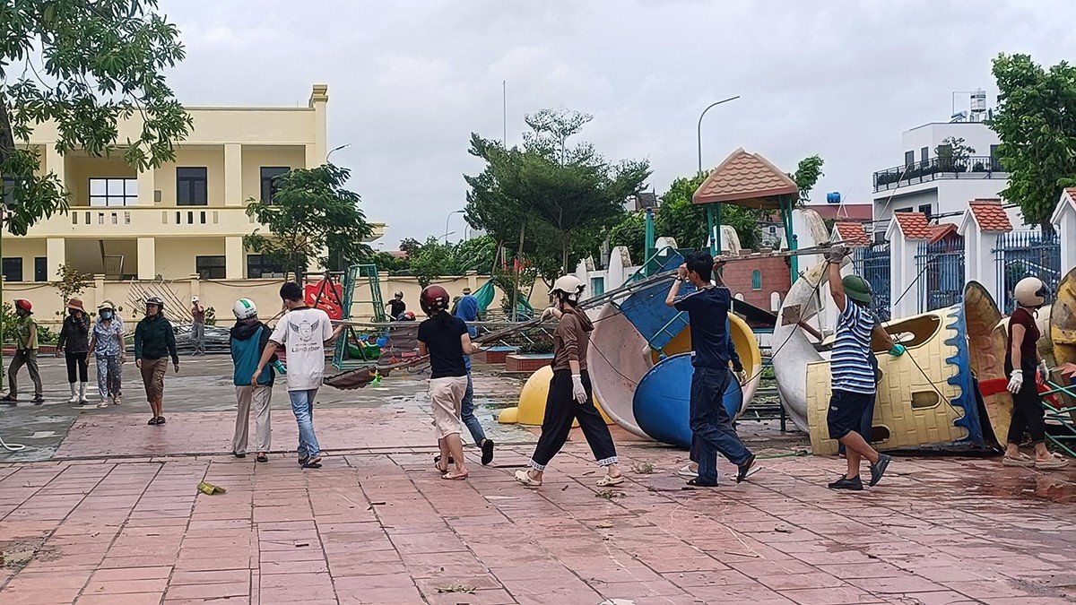 Trường mầm non, trụ sở xã ở Hải Phòng tan hoang sau bão số 10 - 9