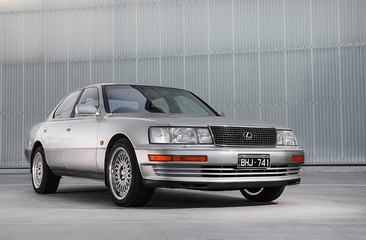Lexus LS400 gây ấn tượng khi ra mắt lần đầu vào năm 1989.