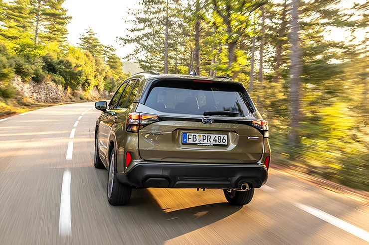 SUV hybrid đầu tiên của Subaru trình làng, thách thức Honda CR-V e:HEV - 5