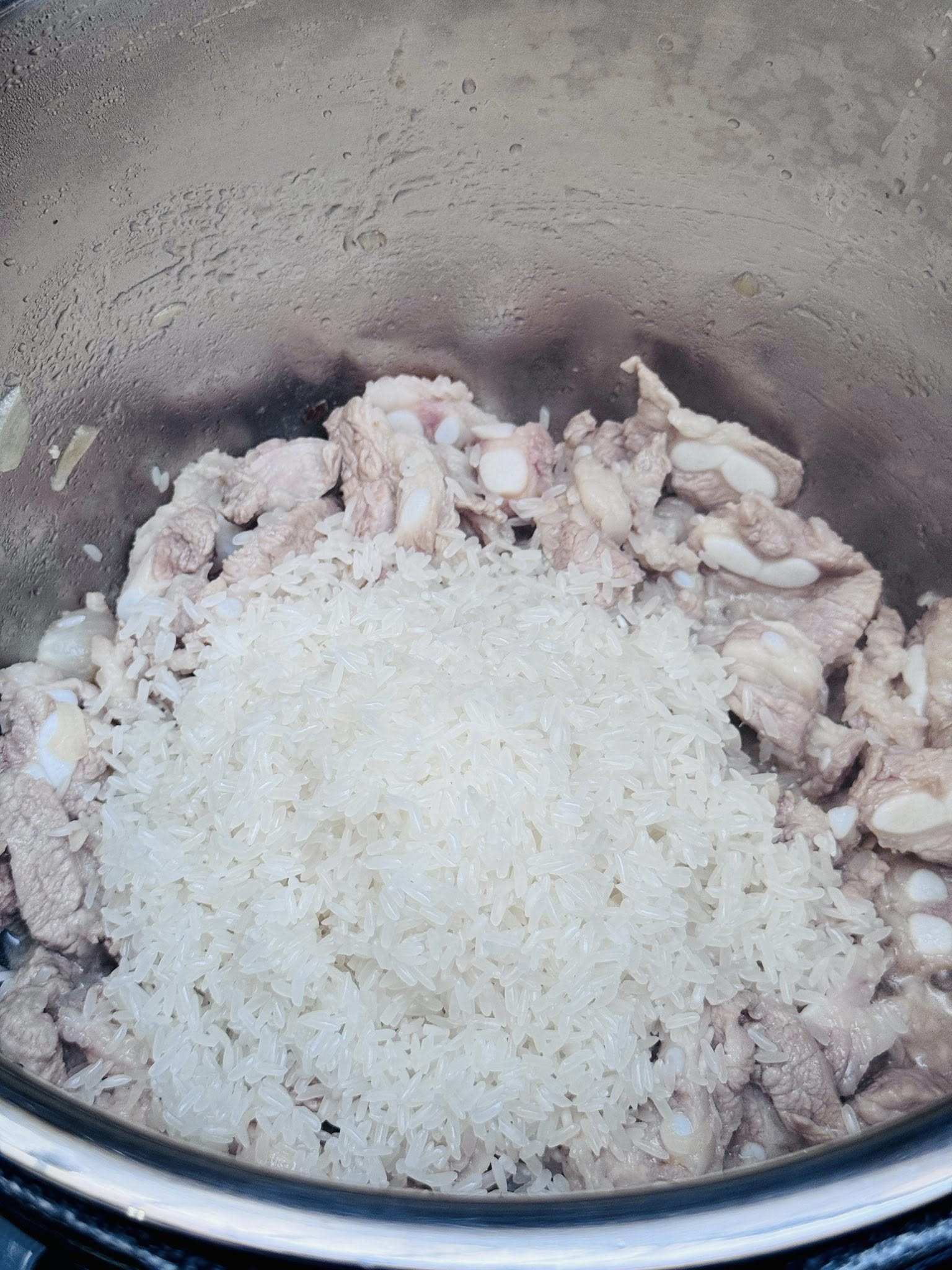 Không cần ra quán, chỉ mất 30 phút có nồi cháo sườn sụn siêu ngon đãi cả nhà - 4