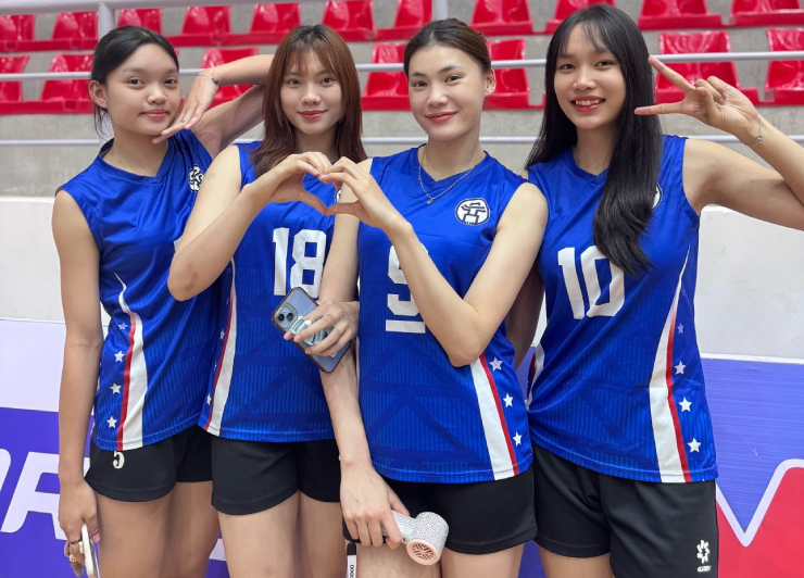 Yến Nhi (số 9) và các đồng đội ở CLB bóng chuyền nữ Hà Nội nhận được hậu thuẫn lớn. Ảnh Facebook nhân vật