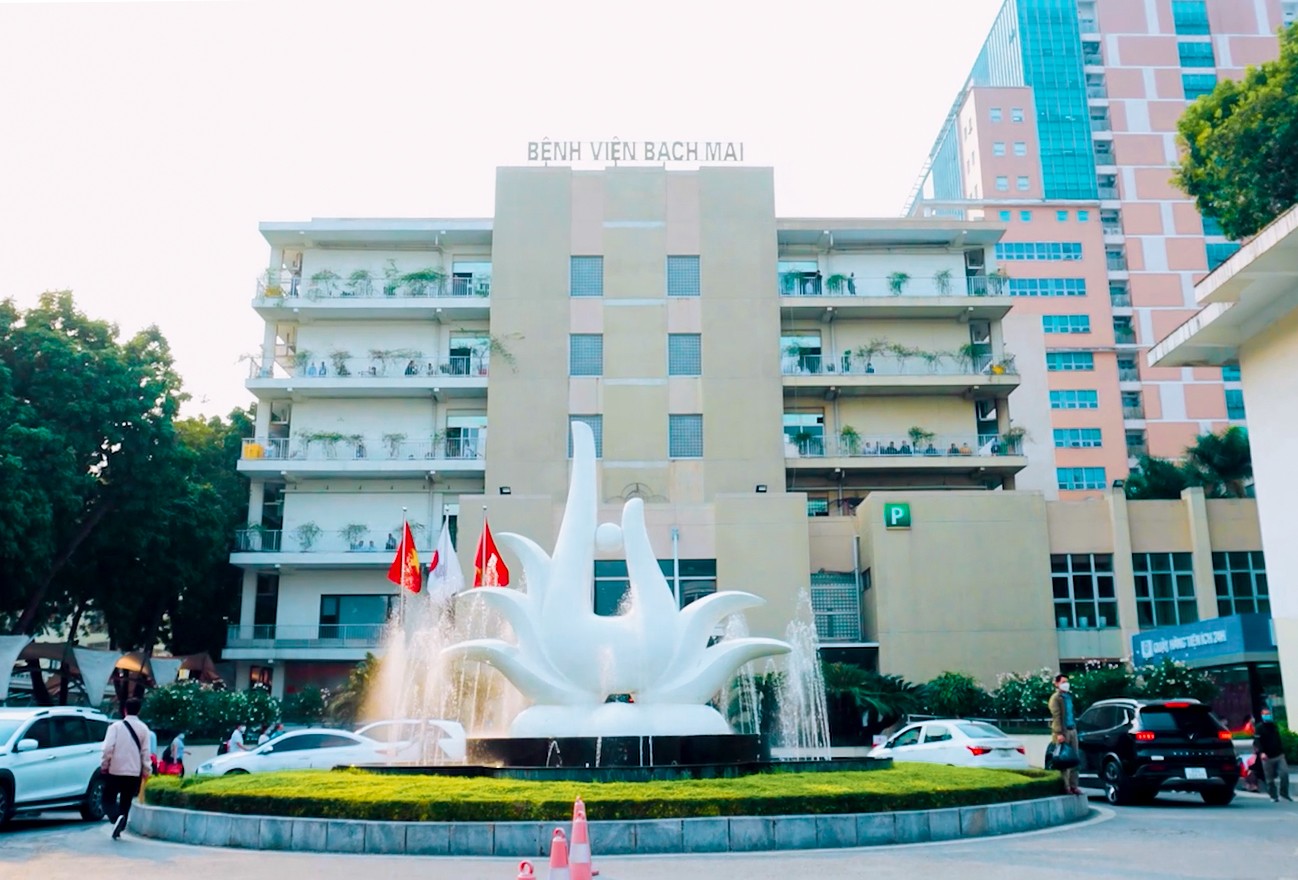 Bệnh viện Bạch Mai.