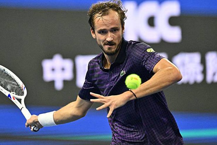 Bị chuột rút khiến Medvedev đuối dần từ nửa cuối set 2