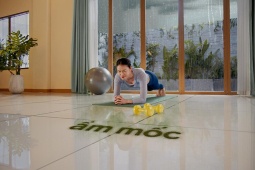 Mẹo làm sạch sàn nhà giúp không gian sống thơm dịu, thư giãn như spa tại gia