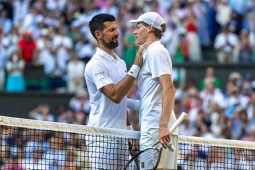 Wimbledon nóng như "đổ lửa", sân cỏ trơ trọi: Djokovic sẽ "nuốt chửng" Sinner?