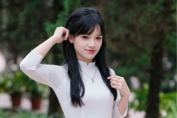 Mồ côi cha từ nhỏ, nữ sinh Điện Biên viết kỳ tích đồng thủ khoa THPT cả nước
