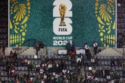 Trận thứ 2 ở World Cup hoãn vì mưa bão và sét, so tài Mexico - Ecuador bị ảnh hưởng