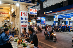 Hàng hóa, dịch vụ tăng chót vót theo xăng dầu; xăng dầu giảm, chây ì quyết giữ nguyên giá cao