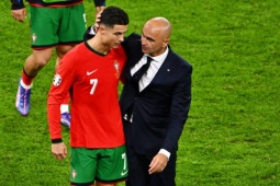 Ronaldo “tịt ngòi”, HLV Bồ Đào Nha để ngỏ khả năng xoay tua trước Croatia