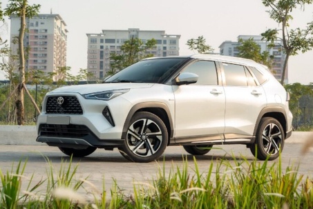 Loạt xe động cơ lai hybrid giảm giá mạnh, cạnh tranh xe điện