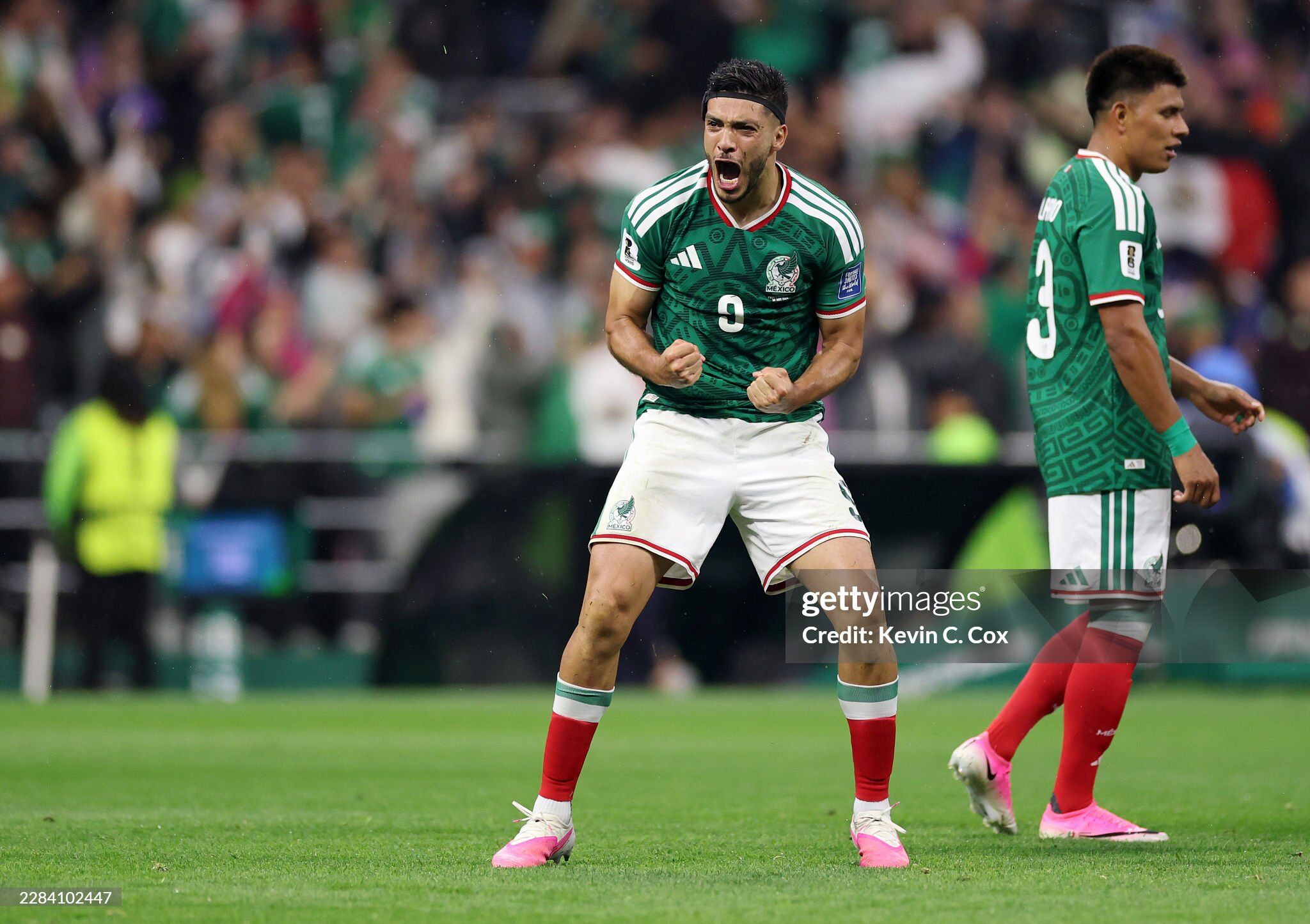 Trực tiếp bóng đá Mexico - Ecuador: Đội Nam Mỹ chỉ còn 10 người (Hết giờ) - 6