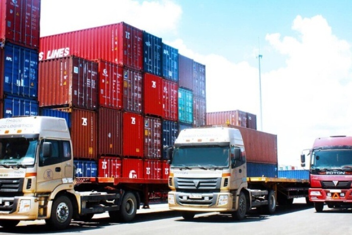 Phó Thủ tướng yêu cầu giảm giá cước vận tải khi giá xăng dầu giảm