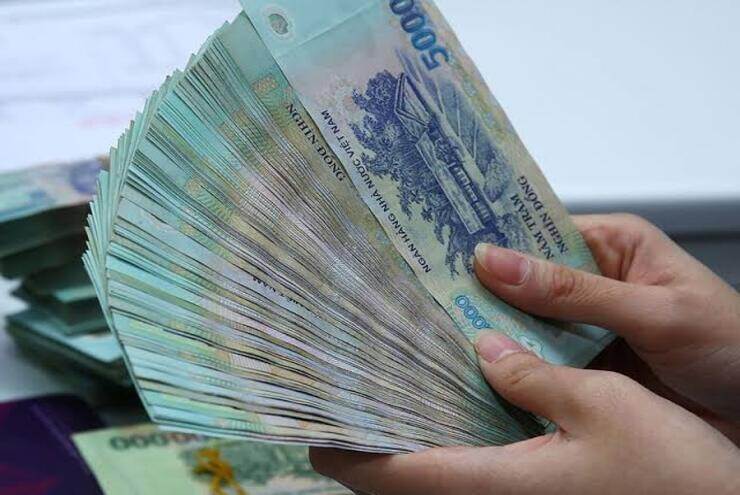 Trúng số 35 tỷ đồng, người phụ nữ lập tức tặng hàng xóm 174 triệu