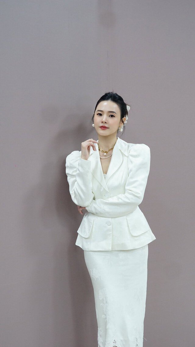 Mỹ nhân Việt vừa gây sốt với tiệc kỷ niệm 2 năm ngày cưới hoành tráng có làn da đẹp ra sao? - 2