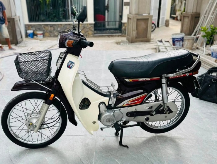 Honda Dream Thái hơn 40 năm tuổi được rao giá 500 triệu đồng - 2