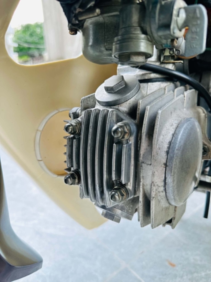 Honda Dream Thái hơn 40 năm tuổi được rao giá 500 triệu đồng - 4