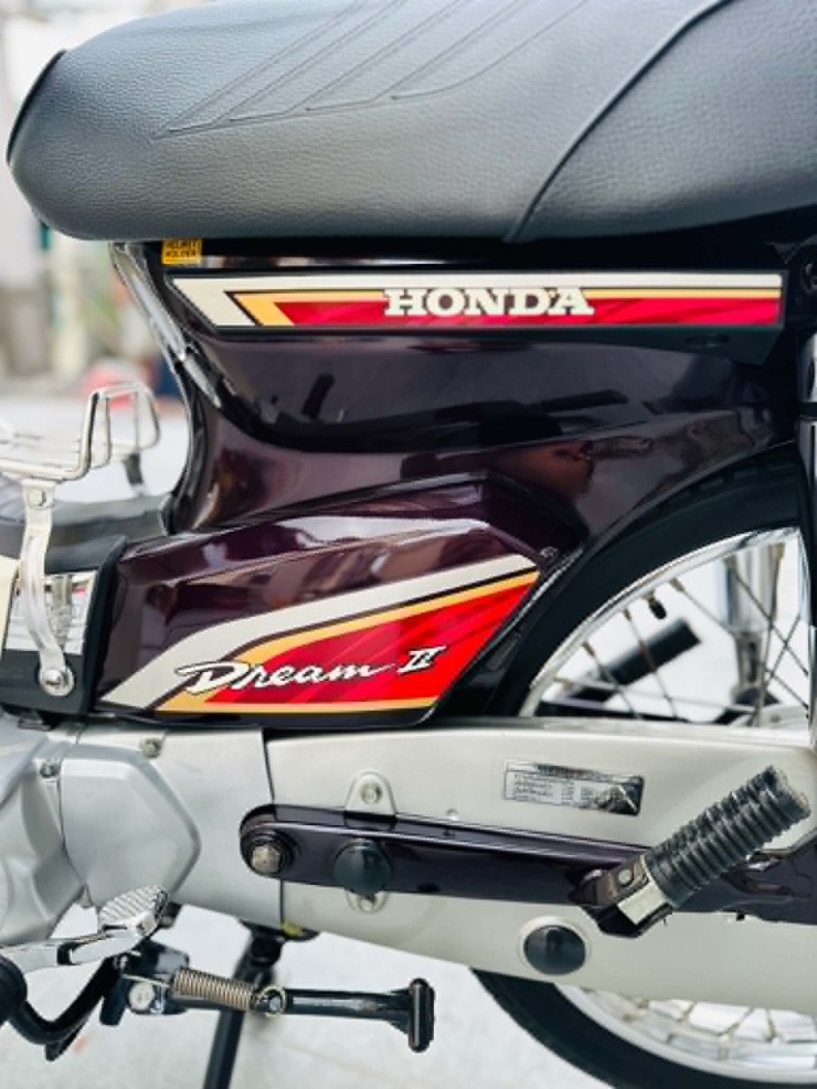 Honda Dream Thái hơn 40 năm tuổi được rao giá 500 triệu đồng - 7