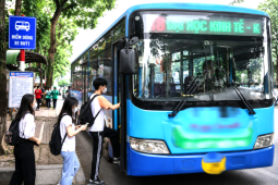 Xe buýt miễn phí ở Hà Nội: Chỉ quên một thao tác, tiền vẫn bị trừ