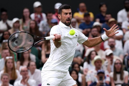 Video tennis Tsitsipas - Djokovic: Chóng vánh 3 set, cột mốc phi thường (Wimbledon)