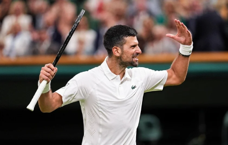 Djokovic tiếp tục thể hiện sự đáng sợ của mình trên mặt sân cỏ Wimbledon, nơi anh từng 7 lần giành chức vô địch 