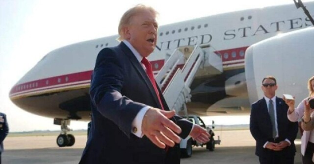 Bên trong Air Force One mới 400 triệu USD của T...