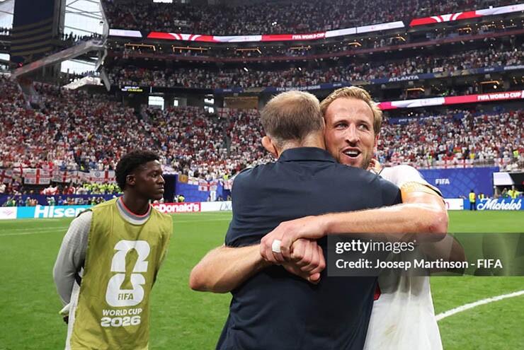 Kane giúp Tuchel thoát khỏi thảm họa