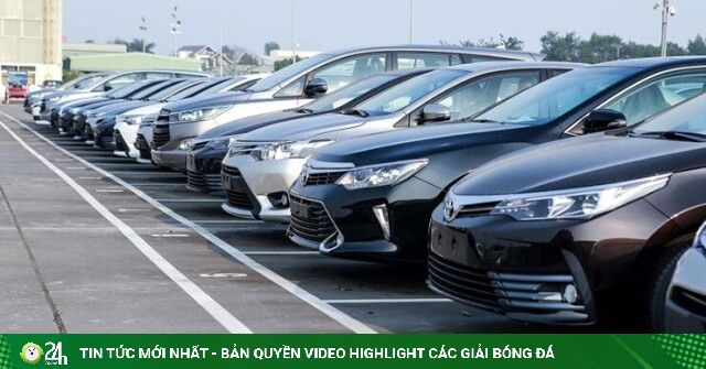 Xe mới đồng loạt giảm giá sâu, người mua vẫn tiếp tục chờ đợi