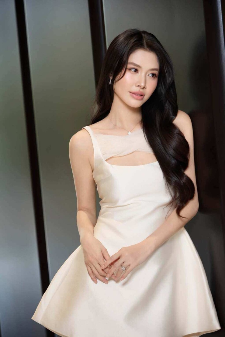 Ảnh sao 3/7: Mỹ Tâm 'gây thương nhớ' với áo dài trắng - 5