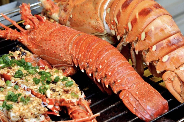 Nha Trang nổi tiếng với các món ăn hải sản. (Ảnh: Vietravel)
