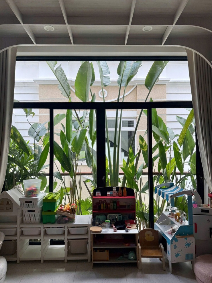 Biệt thự 1.000 m2 'phủ cây xanh mọi ngóc ngách' của Vân Trang - 9