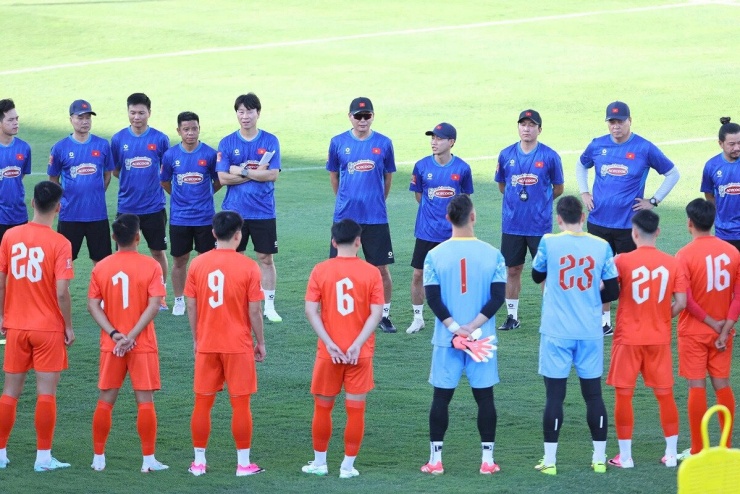 HLV Kim Sang Sik đặt ra nhiều mục tiêu cho các học trò 