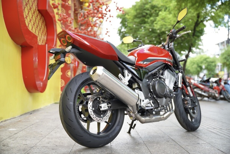 Honda CB500 Super Four đầu tiên về Việt Nam, giá 285 triệu đồng - 4