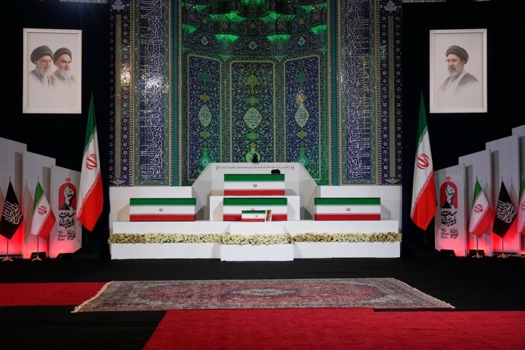 Triệu người dự lễ tang cố lãnh tụ tối cao Iran Ali Khamenei - 11