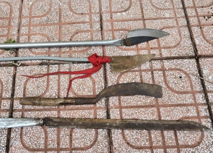 Hung khí bị thu giữ. Ảnh: Thái Hà
