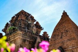 Khám phá Tháp Bà Ponagar nghìn năm tuổi ở phố biển Nha Trang