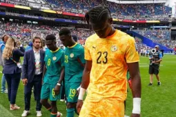 'Địa ngục' chờ đón tuyển Senegal trong ngày rời World Cup trở về nhà