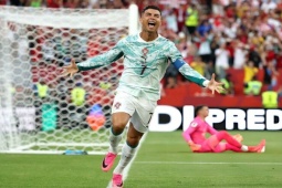 Video bóng đá Bồ Đào Nha - Croatia: Ronaldo  " nổ súng " , kinh điển 19 phút bù giờ (World Cup)